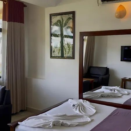 Lavinia Blue Hotel Dehiwala-Mont Lavinia Extérieur photo