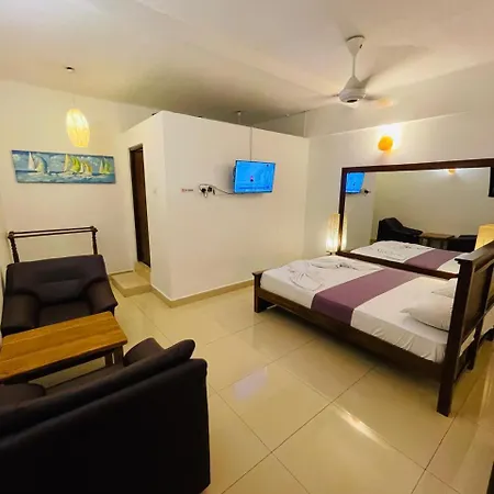 Lavinia Blue Hotel Dehiwala-Mont Lavinia Extérieur photo