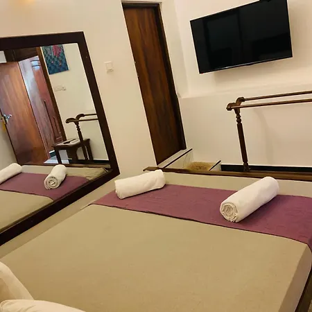 Lavinia Blue Hotel Dehiwala-Mont Lavinia Extérieur photo