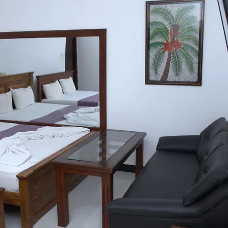 Lavinia Blue Hotel Dehiwala-Mont Lavinia Extérieur photo
