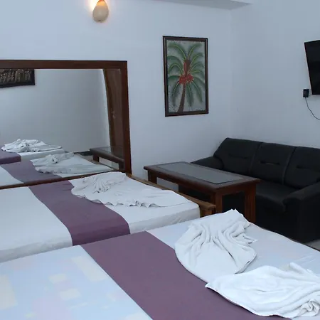 Lavinia Blue Hotel Dehiwala-Mont Lavinia Extérieur photo